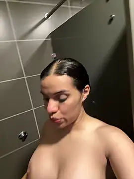 anavalle - Anavalle's free webcam - UK Sex Cams