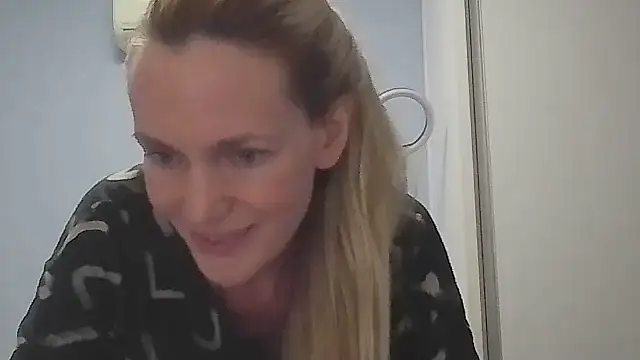 Annylove1 live sex cam