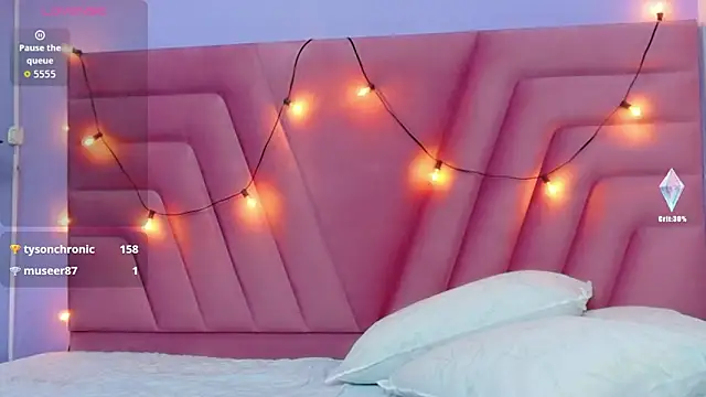 hornybarelylegalgirl - Hornybarelylegalgirl's free webcam - UK Sex Cams