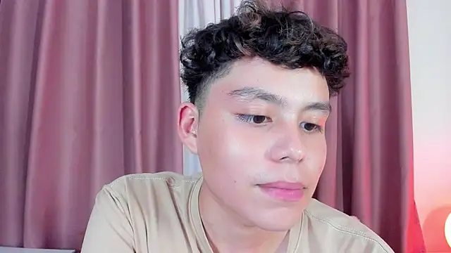 chico_medusa - Chico_medusa's free webcam - UK Sex Cams