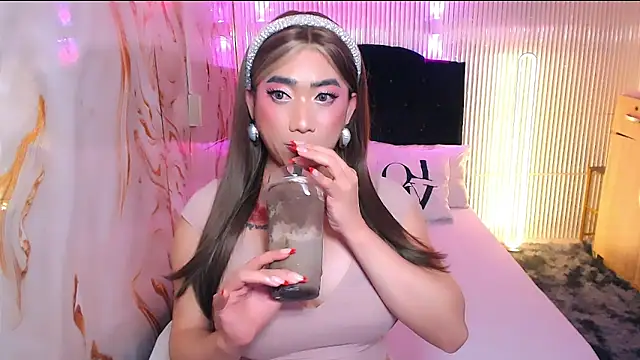 SelfsuckmyBigBanna live sex cam