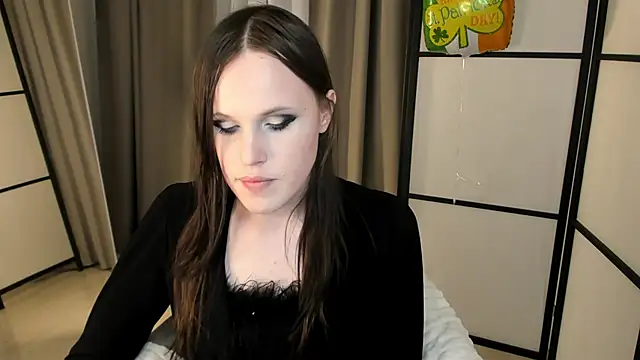 EffieMinki live sex cam