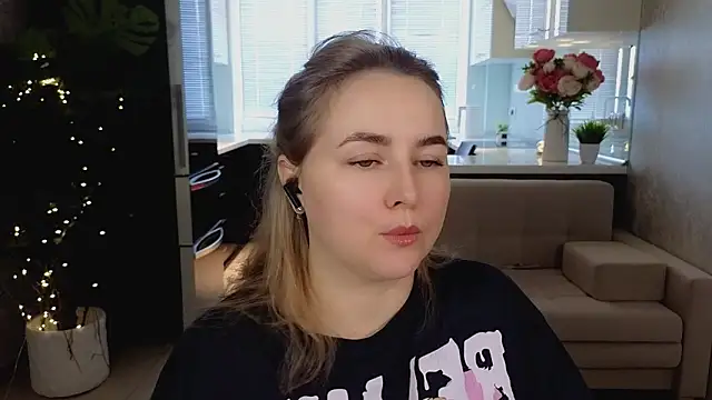 mira_mermayd - Mira_Mermayd's free webcam - UK Sex Cams