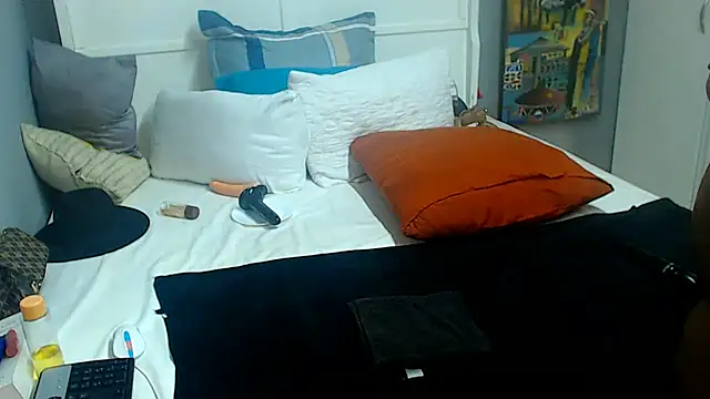 brunettedevon33 - Brunettedevon33's free webcam - UK Sex Cams