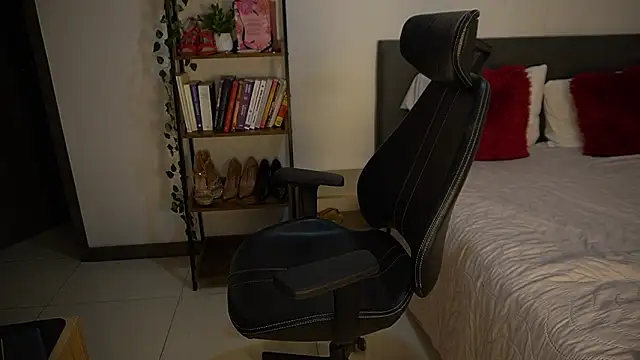 alexajhonsons - Alexajhonsons's free webcam - UK Sex Cams