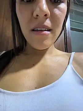 Webcam Model (TaylorrHill) is live