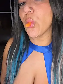 LittleMissEeve's live cam