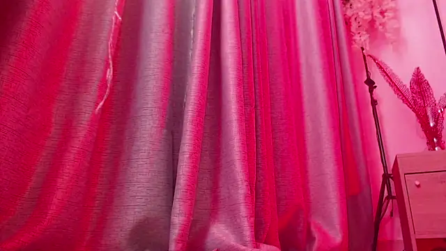 sweet_lenna - Sweet_lenna's free webcam - UK Sex Cams