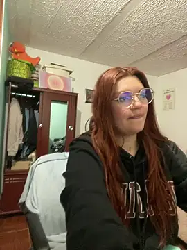 Webcam Model (Vixroy7)  is live.Free join now!