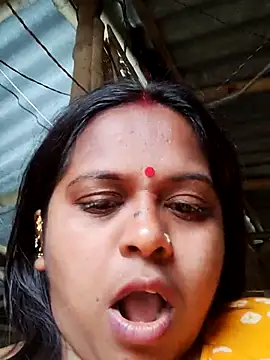 night-queen5 (F young) - Boobs show sucking