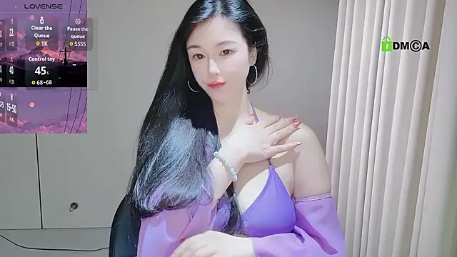 美女YunShan-33在线直播