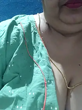 tamilthanushri (F milf) - Ass flash