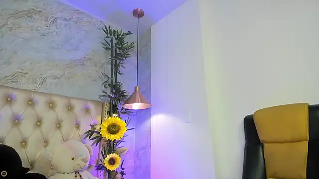 LittleeJaz live sex cam