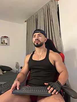 ezzio_scolaro - Ezzio_Scolaro's free webcam - UK Sex Cams