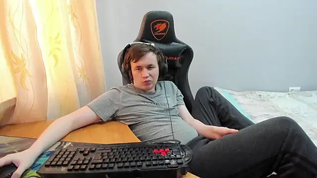 iliaskrislove - Iliaskrislove's free webcam - UK Sex Cams