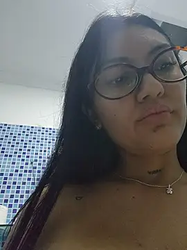 roma_xxx - Roma_xxx's free webcam - UK Sex Cams