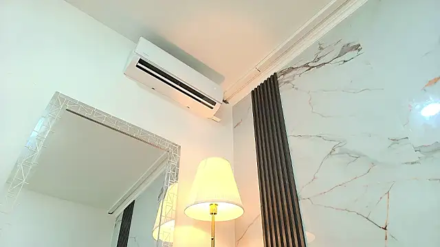 MayaBaker live cam profile