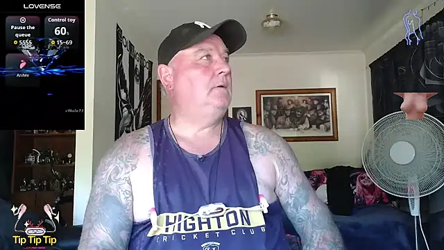 kinkyblueyes69 (M mature) - NAKED