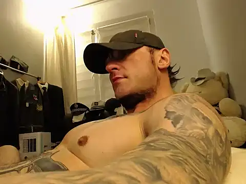 ballardbret (Ask my age) - Cock stroking, flexing, dirty talking. X