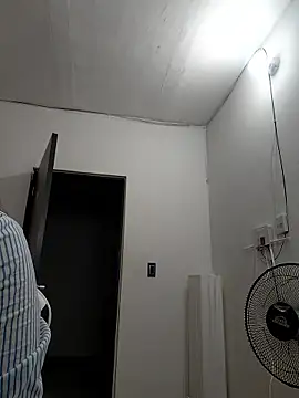 __emma__11__lecat_ - __Emma__11__Lecat_'s free webcam - UK Sex Cams