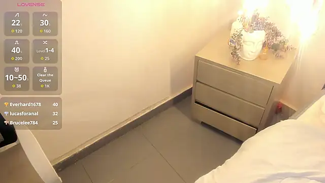 _jamiila (F milf) - Striptease + oil in ass🔥