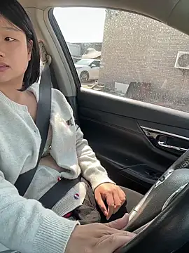 goudanlove (F teen) - 在路人面前自慰三分钟