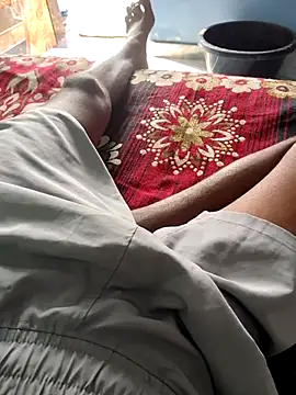 rayi_queen_4 - RAYI_Queen_4's free webcam - UK Sex Cams