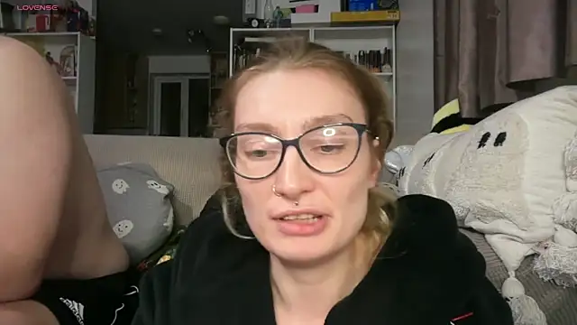 harleyblair (Ask my age) - live show