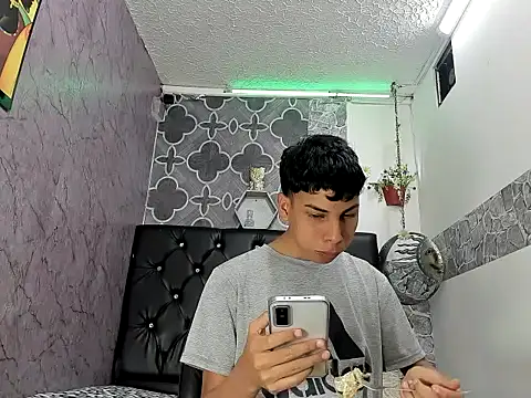 sexyboys_cutex18 - Sexyboys_cutex18's free webcam - UK Sex Cams