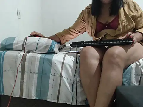 morenagatinho1224 - MorenaGatinho1224's free webcam - UK Sex Cams