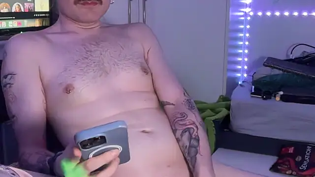 Preview of gander_at_xander