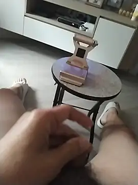 dannydy2015 (Ask my age) - Cum