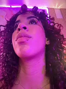 woo_isdaphne - Woo_isDaphne's free webcam - UK Sex Cams