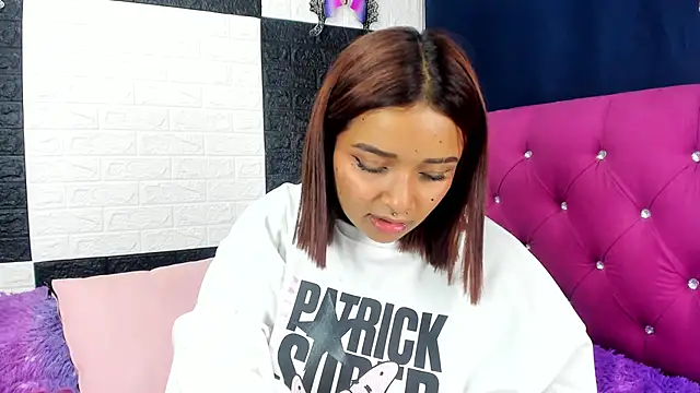 sofiiacutee - SofiiaCutee's free webcam - UK Sex Cams