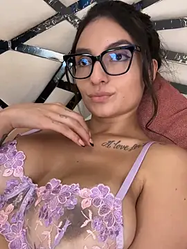 Webcam Model (MiaKane99)  is live.Free join now!