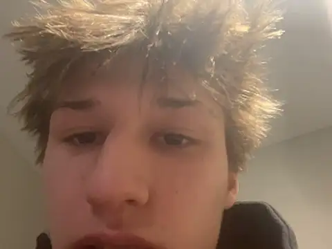 yourwhiteboy1 (M twink) - Spread ass