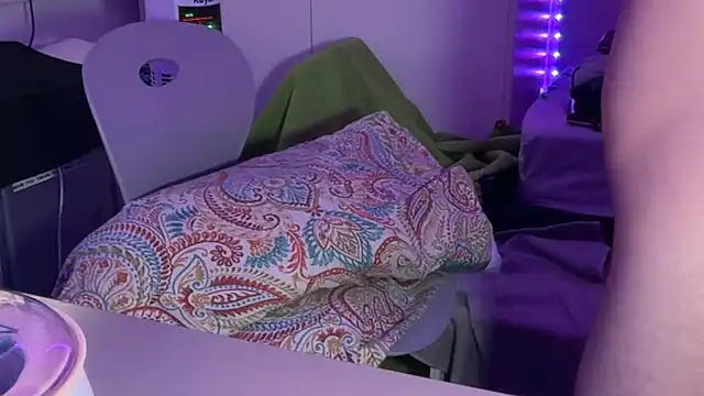 Preview of gander_at_xander