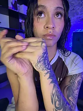 isabella-teen - Isabella-Teen's free webcam - UK Sex Cams