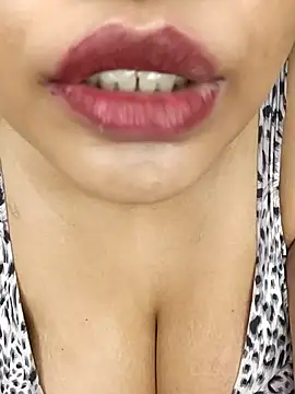 Webcam Model (sex-withcouple)  is live.Free join now!