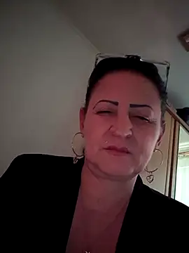 alexisbaba12 - Alexisbaba12's free webcam - UK Sex Cams