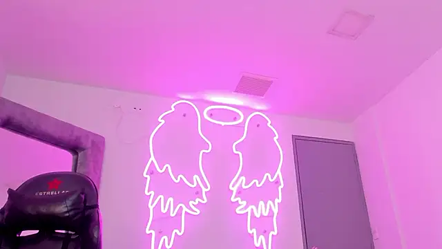 evelin__thompsson - Evelin__thompsson's free webcam - UK Sex Cams