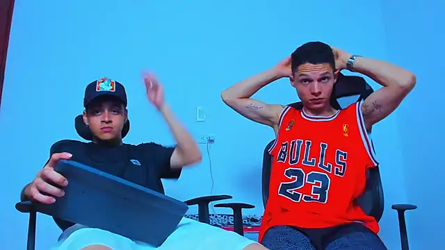 thomas-wil - Thomas-Wil's free webcam - UK Sex Cams