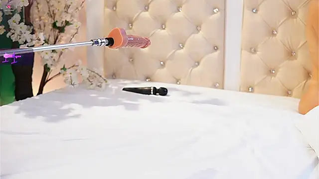 caroline_adams_ live cam profile