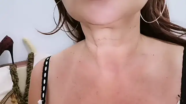 LadyAndTransy webcam