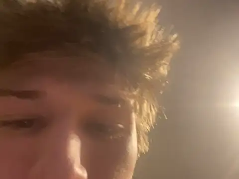 yourwhiteboy1's live cam