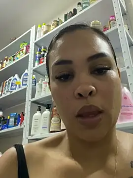 Webcam Model (FOX_LATINA) is live