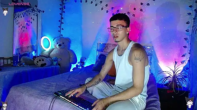 BEAUTIFUL_TWINK_COUPLE webcam