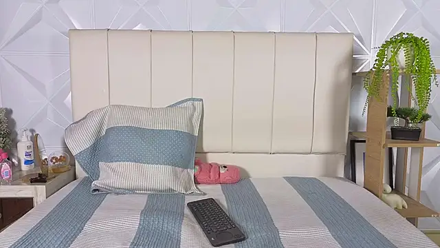 emily_and_sebastiannn - Emily_and_Sebastiannn's free webcam - UK Sex Cams