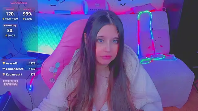 Welcome to bratty princess stream~ 💋 Btw, I have a lot of magical photos and videos in my profile ✨