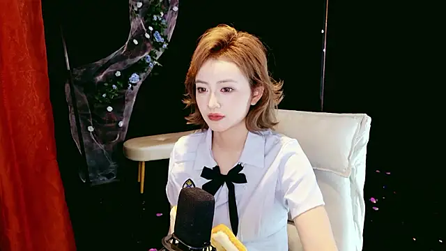 美女Lady-Mia777在线直播